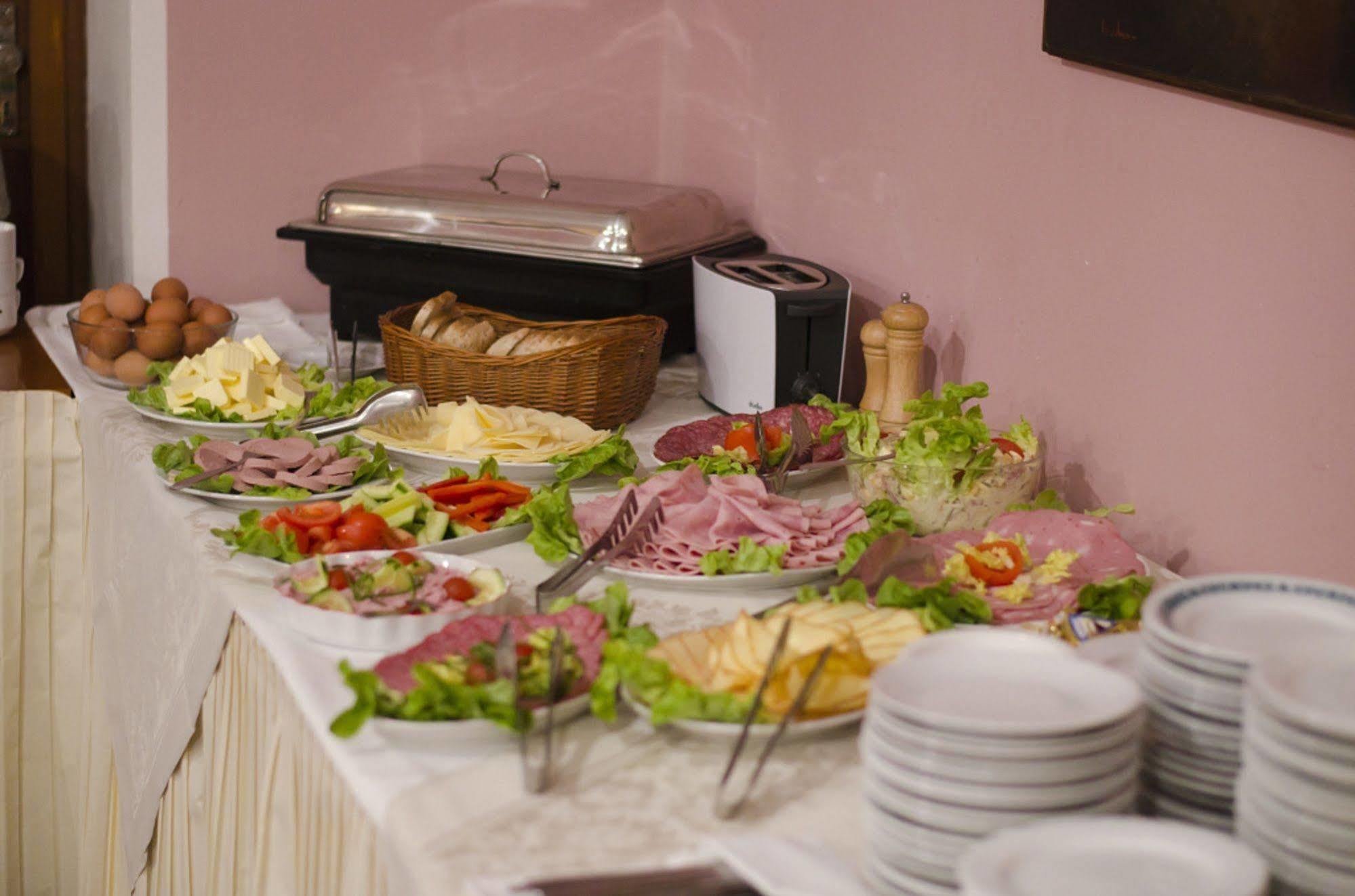 Hotel Zatisi Františkovy Lázně Extérieur photo